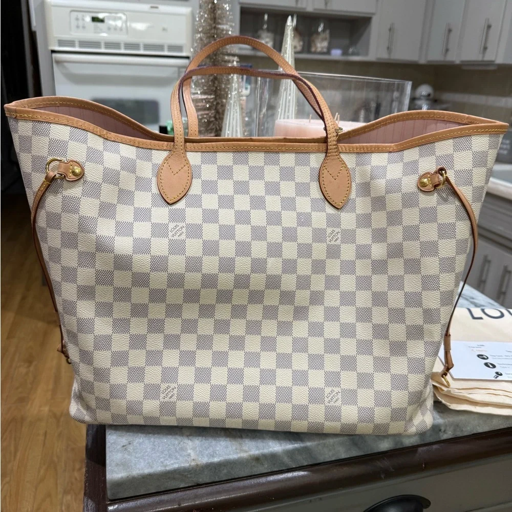 Louis Vuitton Never-Full GM. 2021 Damier Azure purchased via Poshmark. - Picture 14 of 14